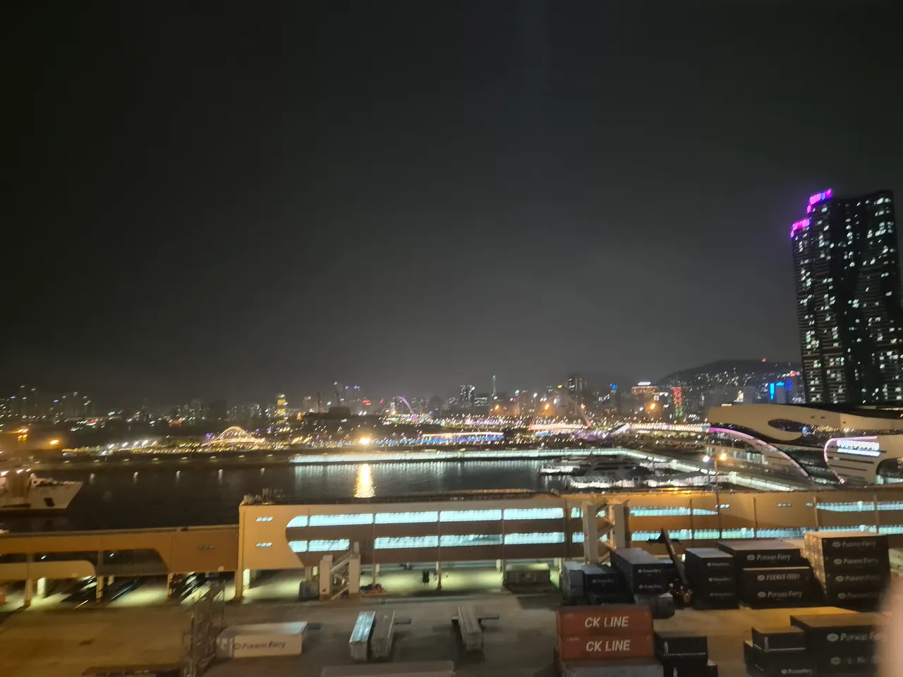 코스타세레나 크루즈에서 바라본 부산항